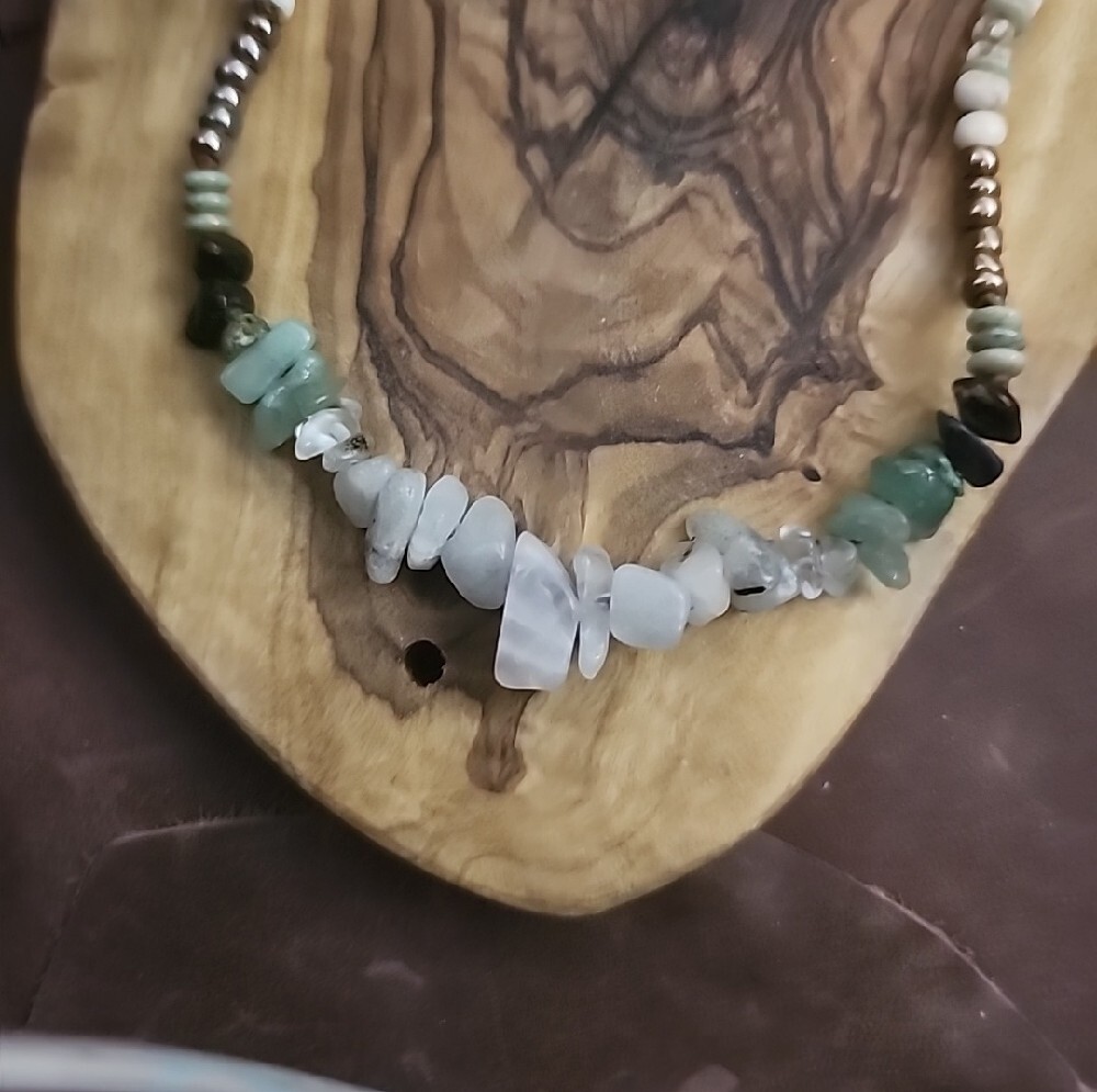 ⚡️Flash Sale⚡️Handmade Green And White Stone Necklace 17" - Picture 2 of 5